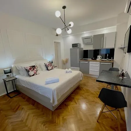 Josip アパート *